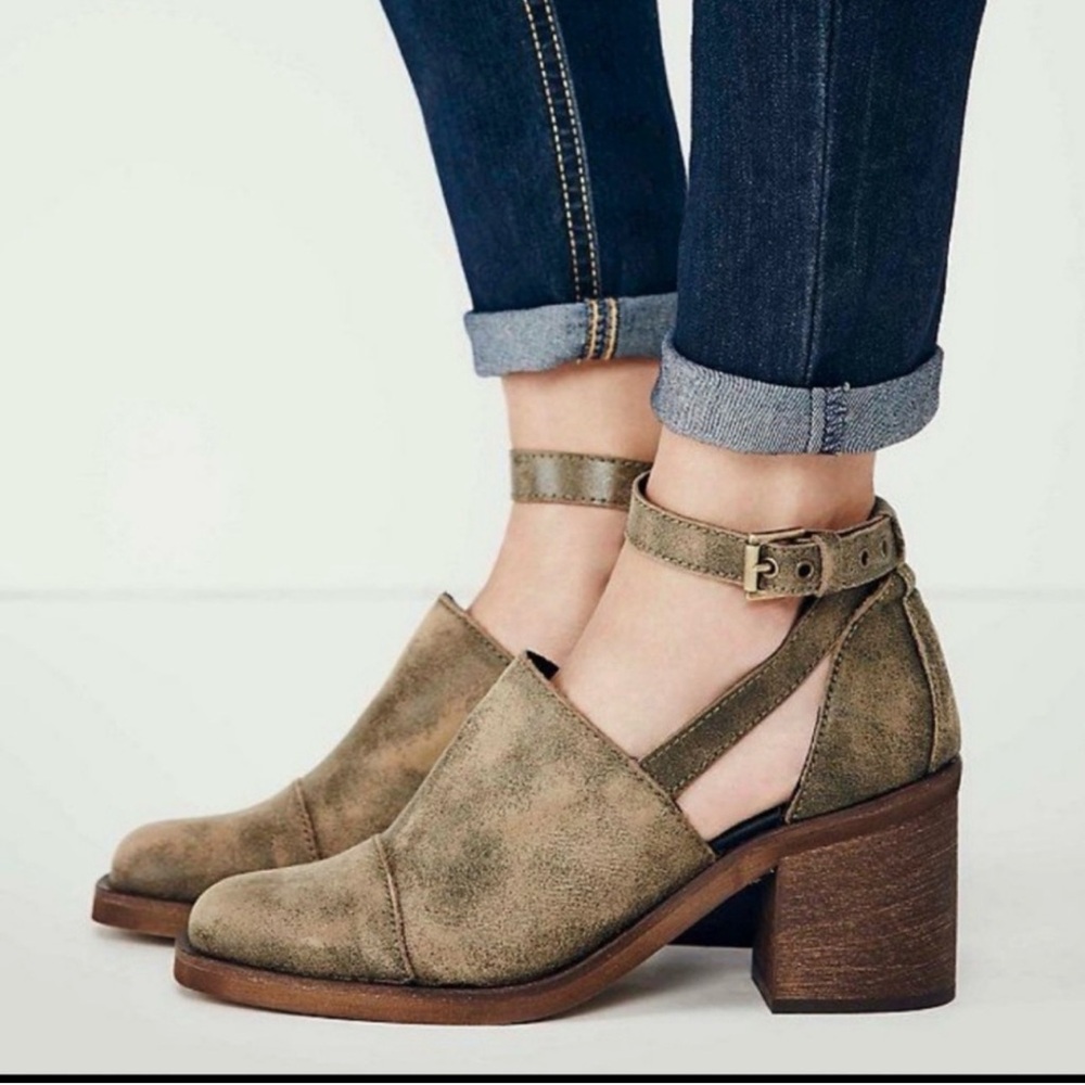 Free People Cavalette ankle boots sz 36/ women 6